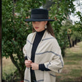 FACHALINA BEIGE CON LINEAS AZULES – Fachalina Gavilani, tejido artesanal hecho a mano en Ecuador