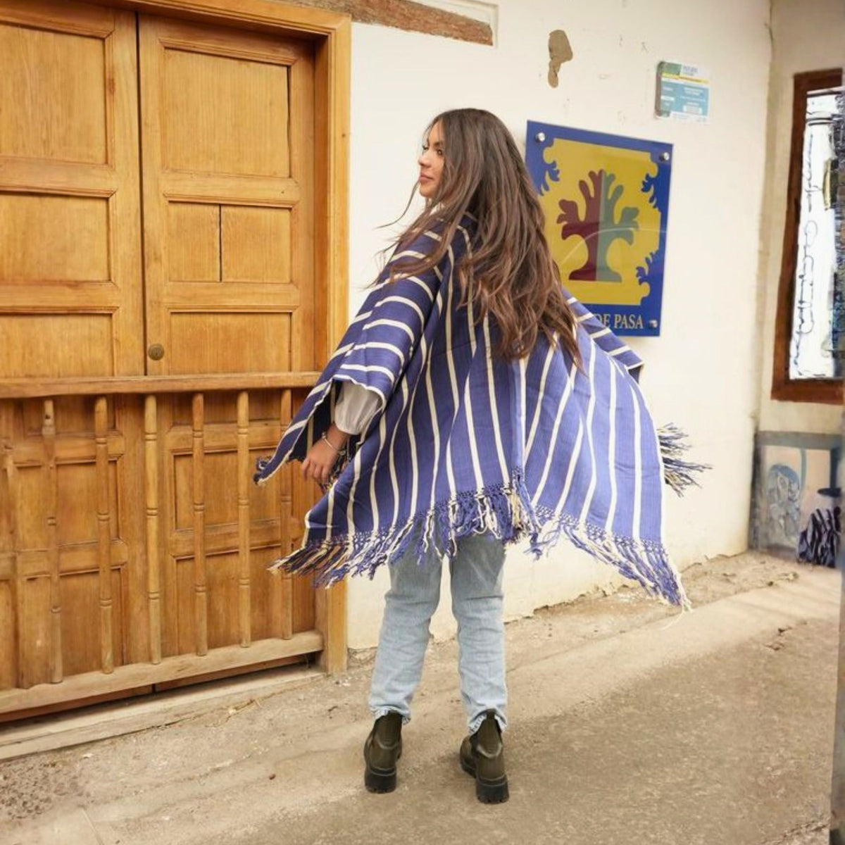MACANA LÍNEAS BLANCO Y AZUL – Macana Gavilani, tejido artesanal hecho a mano en Ecuador