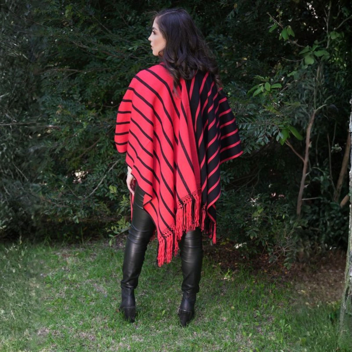 MACANA LÍNEAS NEGRO Y ROJO – Macana Gavilani, tejido artesanal hecho a mano en Ecuador