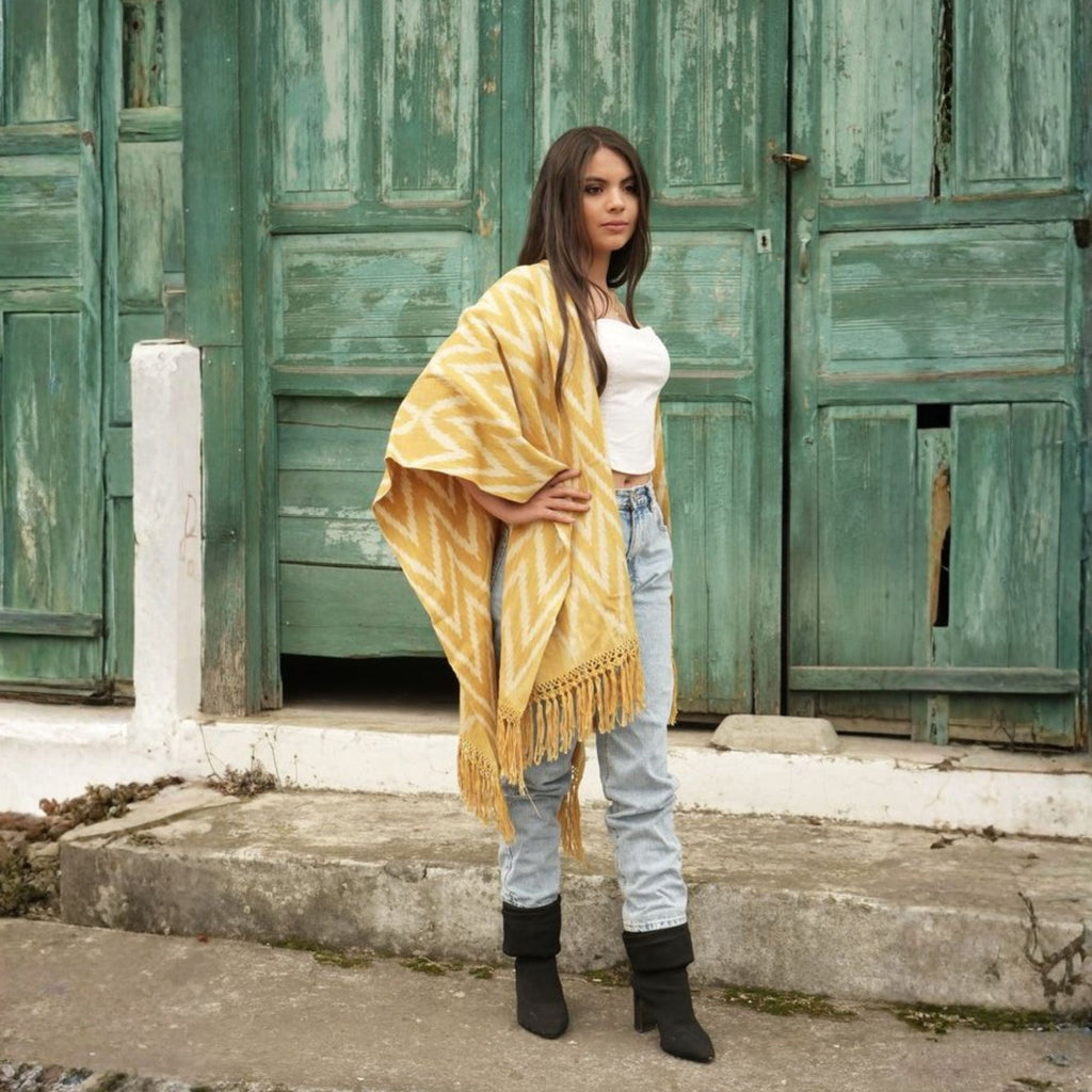 MACANA MONTAÑAS BEIGE Y AMARILLO – Macana Gavilani, tejido artesanal hecho a mano en Ecuador