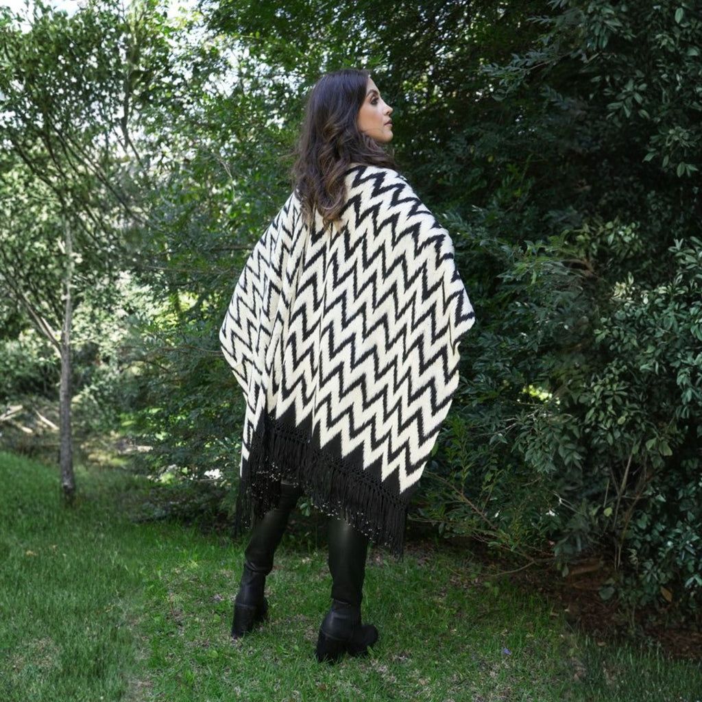 MACANA MONTAÑAS NEGRO Y BLANCO – Macana Gavilani, tejido artesanal hecho a mano en Ecuador