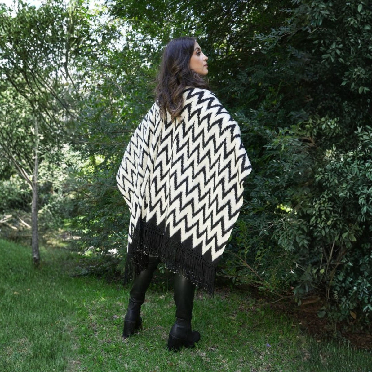 MACANA MONTAÑAS NEGRO Y BLANCO – Macana Gavilani, tejido artesanal hecho a mano en Ecuador