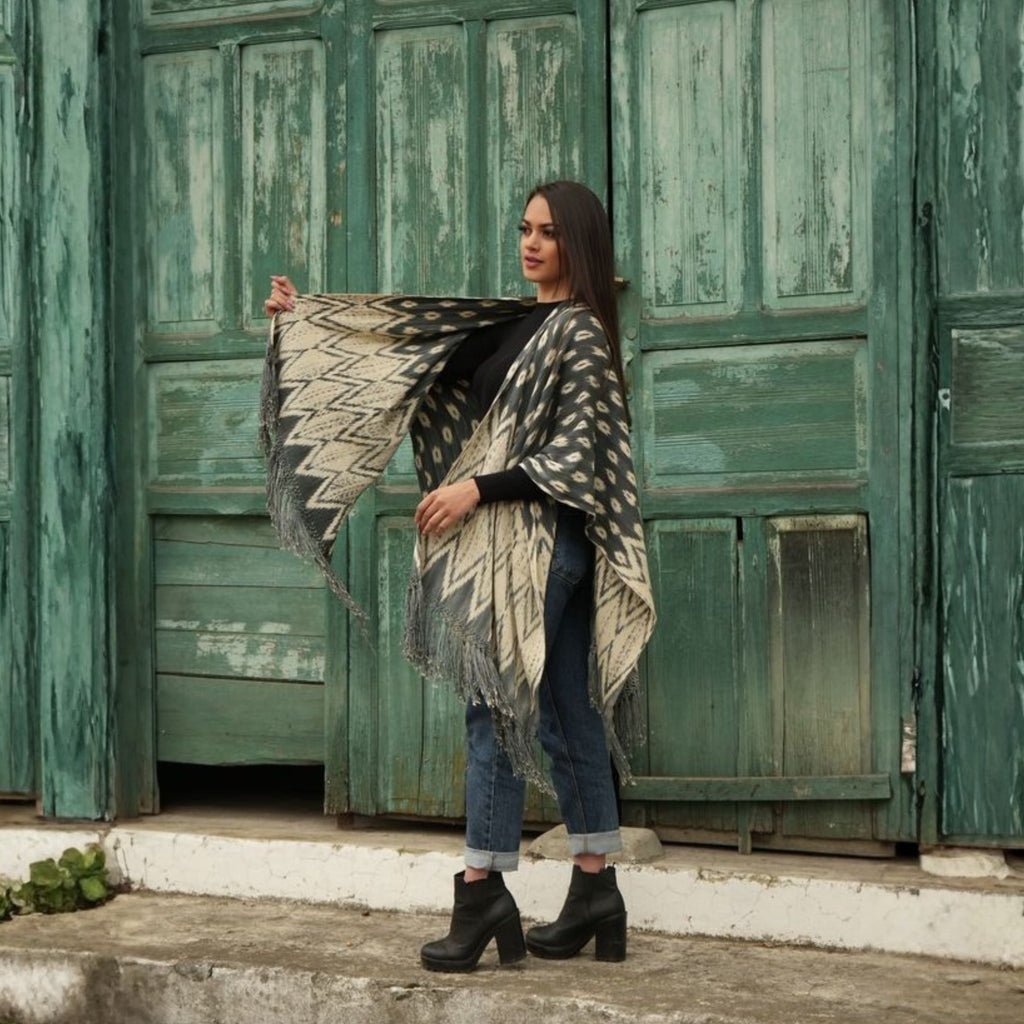 MACANA QUINGO BEIGE Y GRIS – Macana Gavilani, tejido artesanal hecho a mano en Ecuador